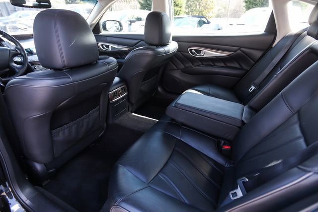 Used 2016 INFINITI Q70 L 3.7 w/ Deluxe Touring Package image 26