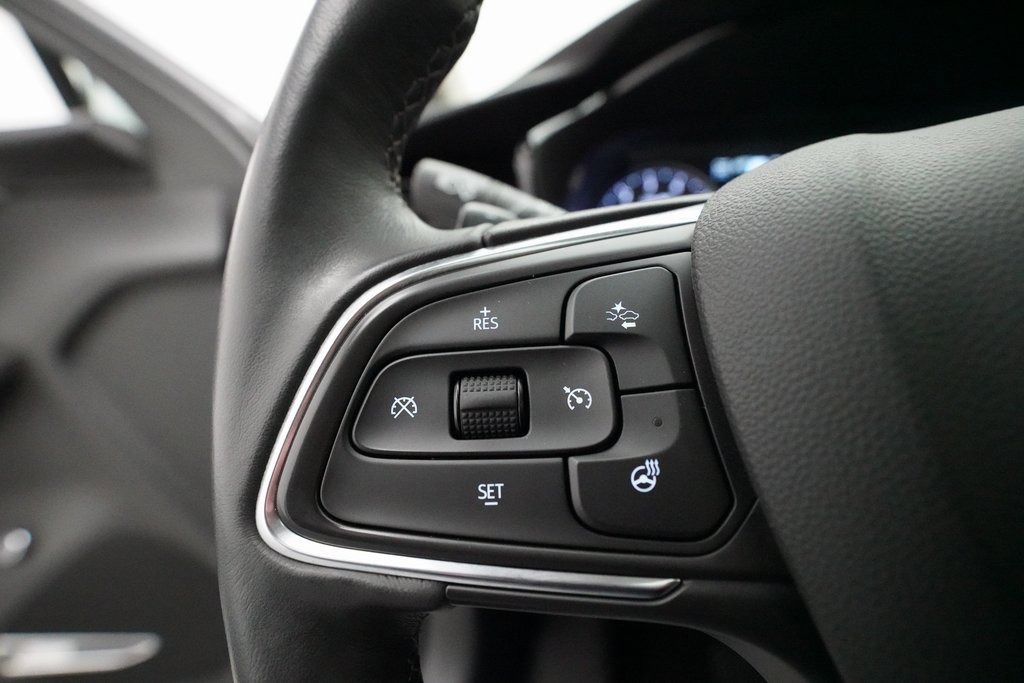 Used 2023 Buick Envision Avenir image 18