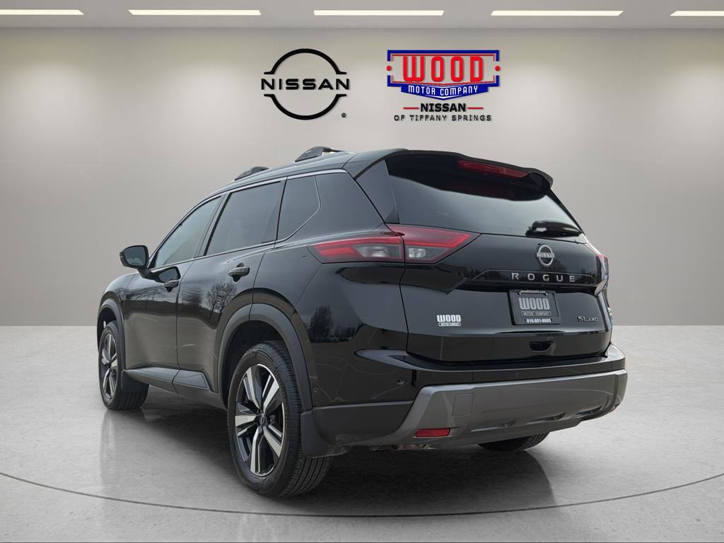 Certified 2025 Nissan Rogue SL w/ SL Premium Package image 4