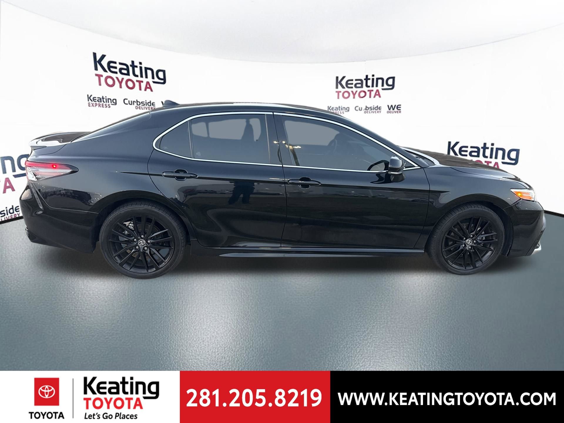 Used 2023 Toyota Camry XSE FWD image 8