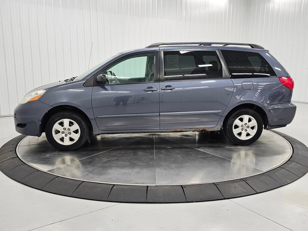 Used 2006 Toyota Sienna LE FWD image 2