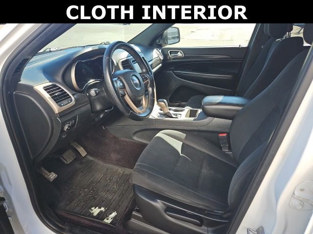 Used 2017 Jeep Grand Cherokee Laredo AWD/4WD image 9