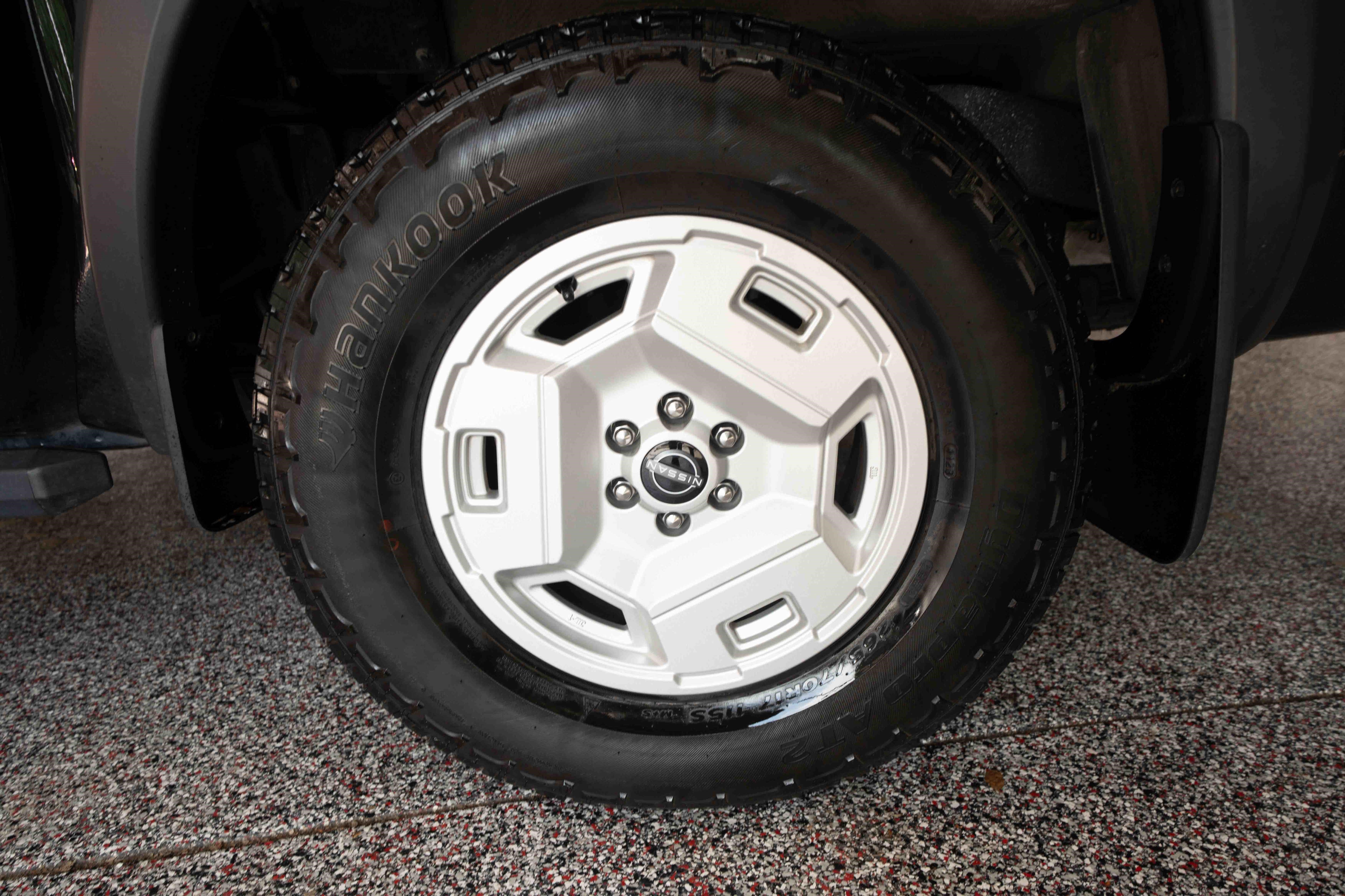 Used 2024 Nissan Frontier SV w/ Hardbody Edition AWD/4WD image 28