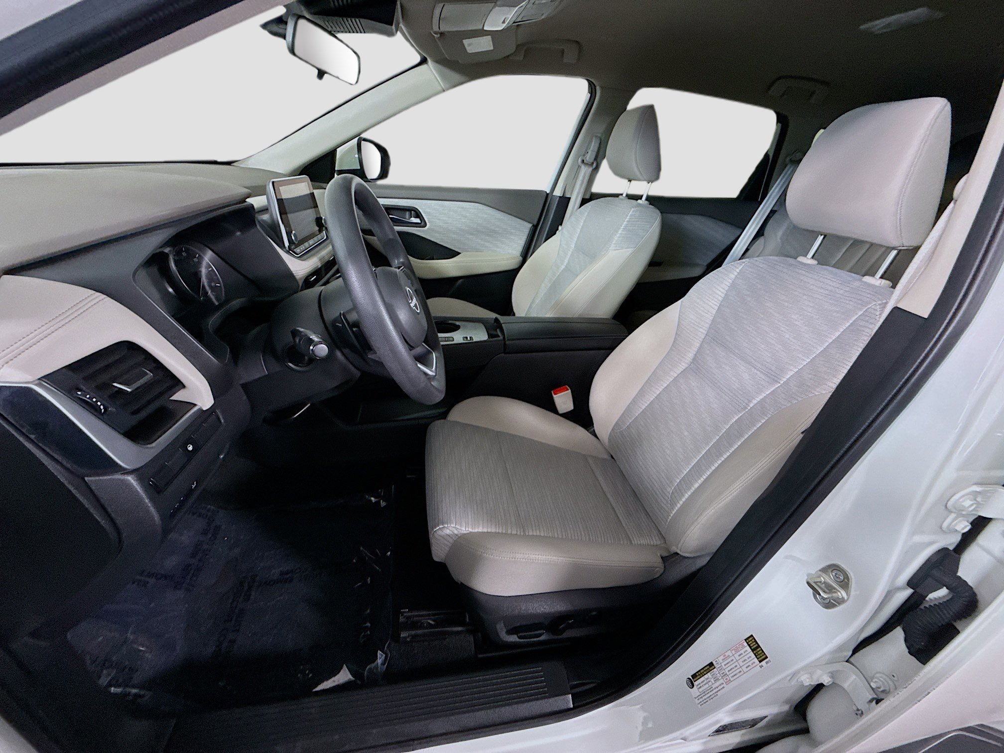 Used 2023 Nissan Rogue SV FWD image 22