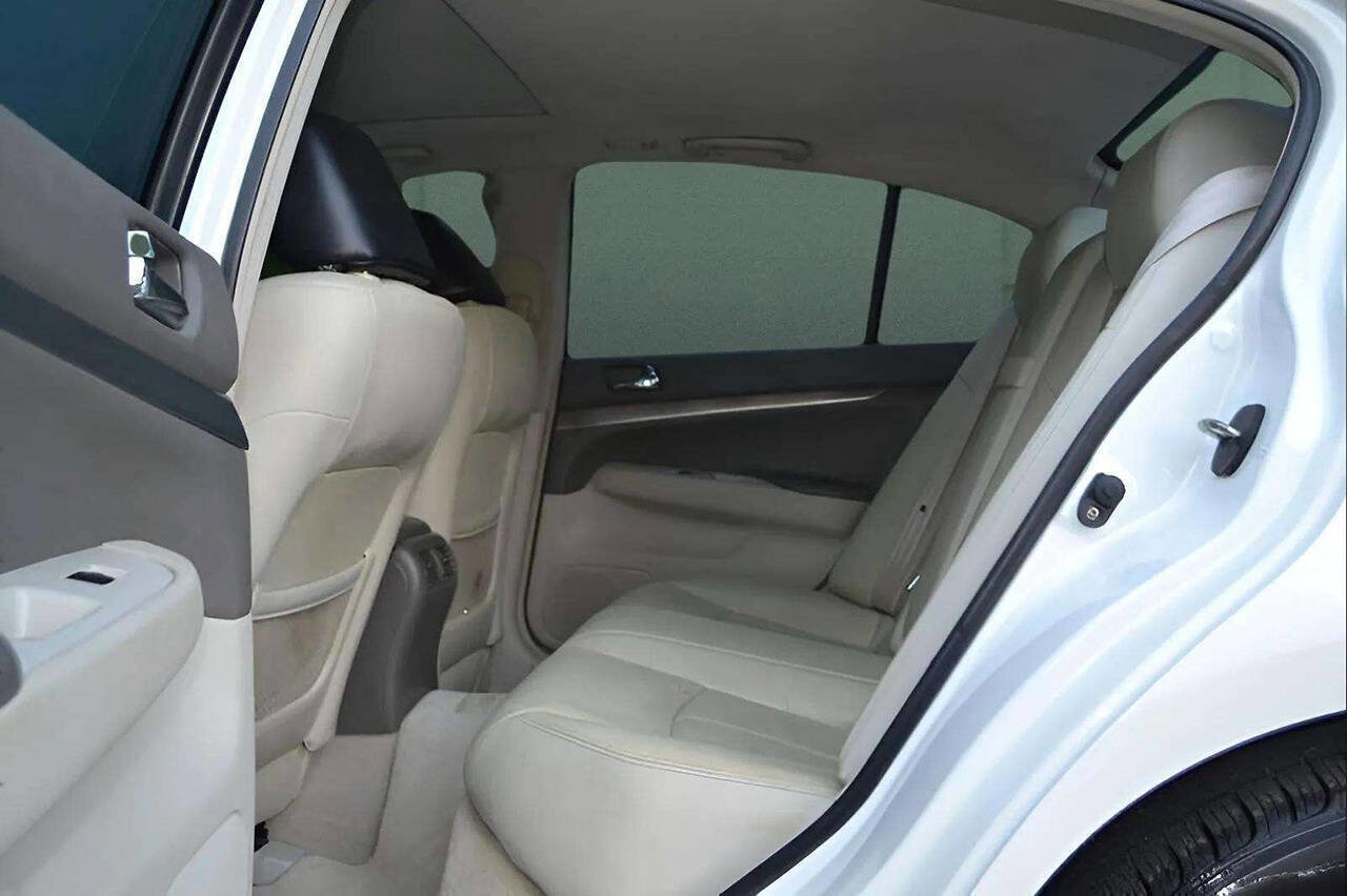 Used 2013 INFINITI G37 Journey w/ Premium Pkg image 20