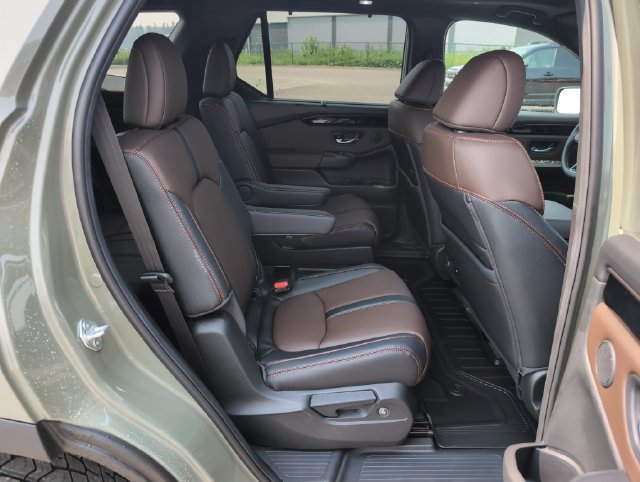 Certified 2026 Honda Pilot TrailSport image 12