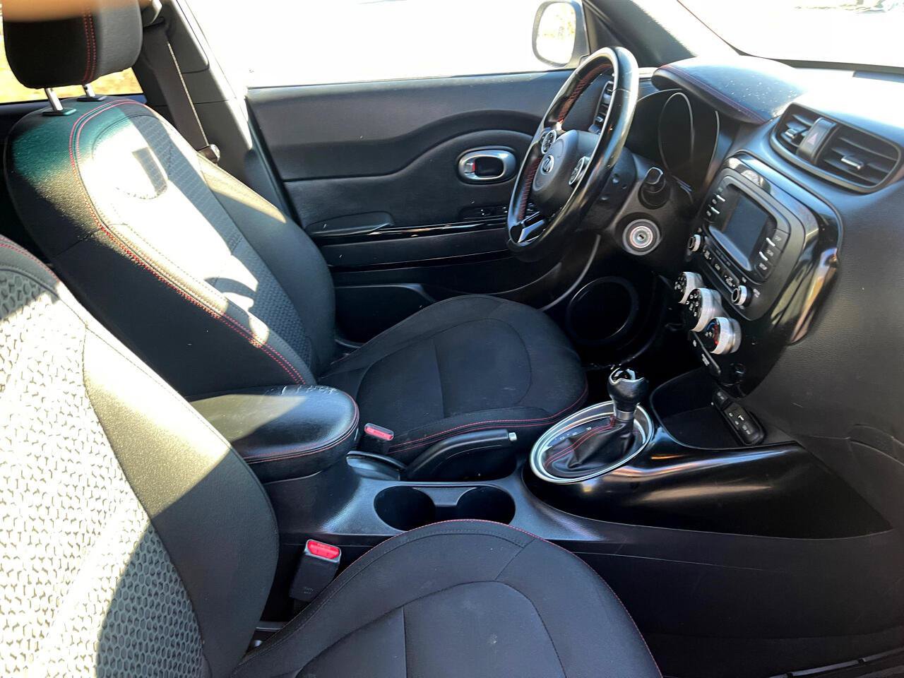 Used 2016 Kia Soul + w/ Soulful Package FWD image 35