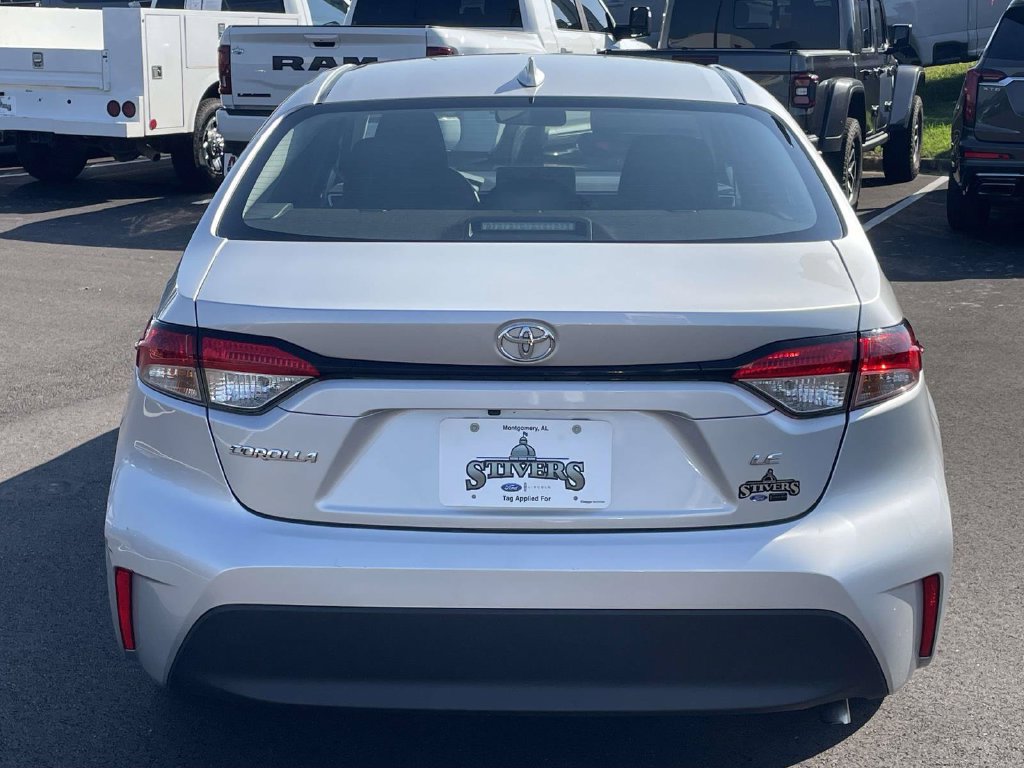 Used 2025 Toyota Corolla LE FWD image 4