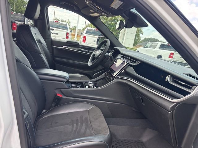 Certified 2023 Jeep Grand Cherokee Trailhawk w/ Luxury Tech Group III AWD/4WD image 12