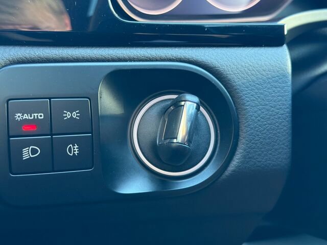 Used 2023 Porsche Cayenne Platinum Edition image 29