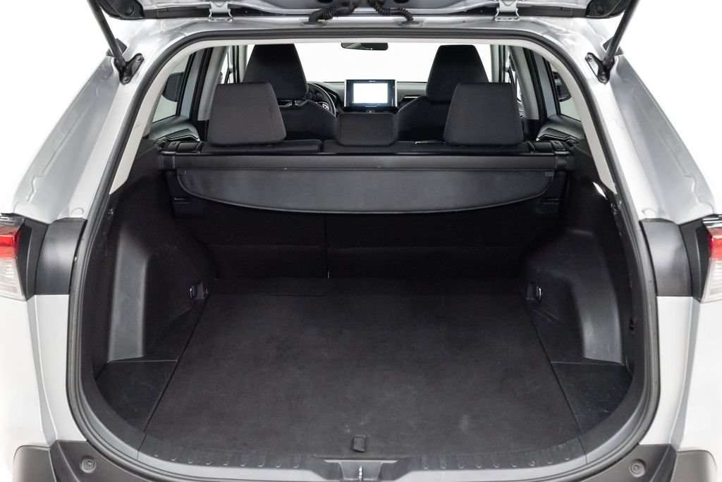 Used 2025 Toyota RAV4 XLE AWD/4WD image 30
