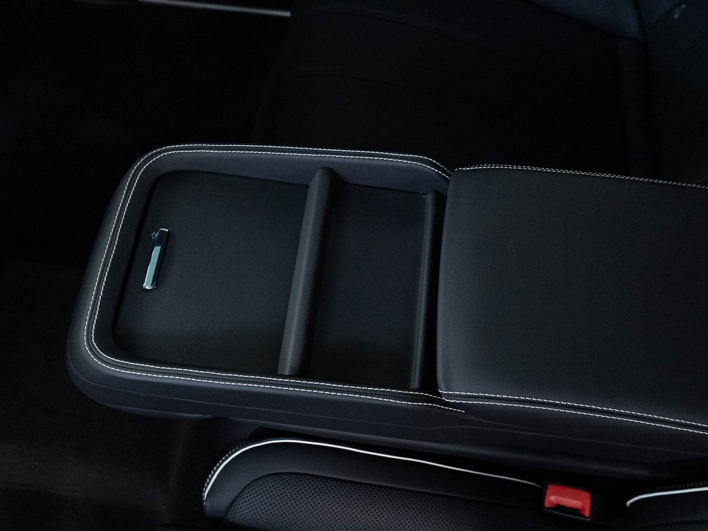 Certified 2025 Bentley Bentayga Extended Wheelbase image 26