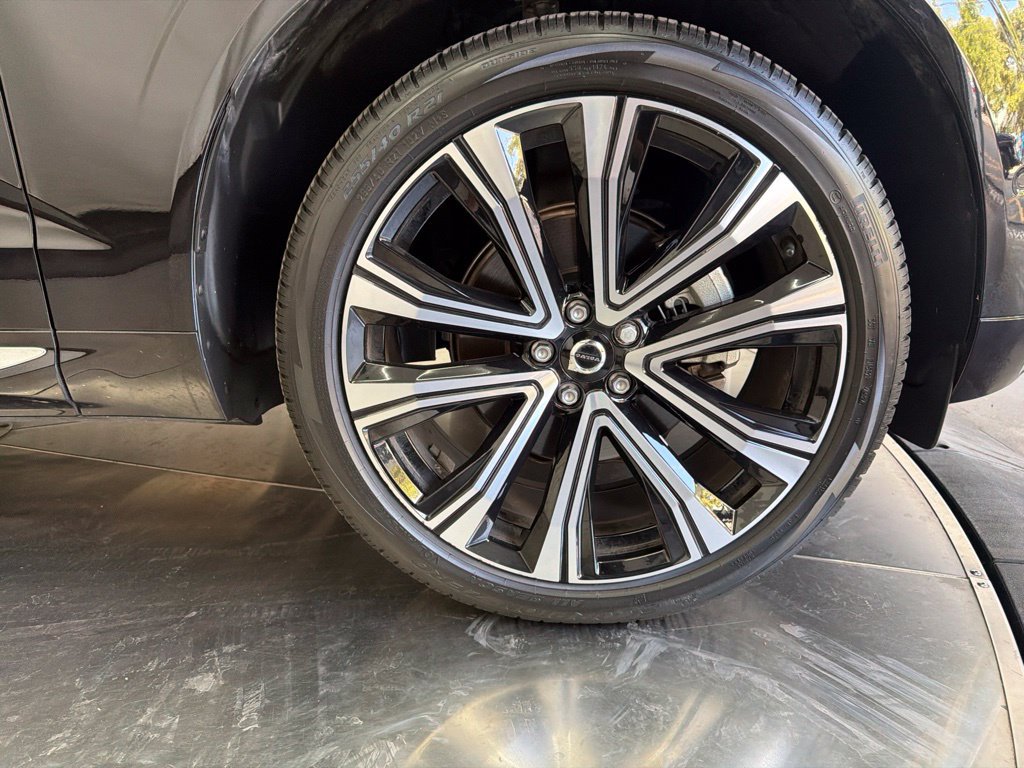 Used 2023 Volvo XC60 B5 Ultimate FWD image 9