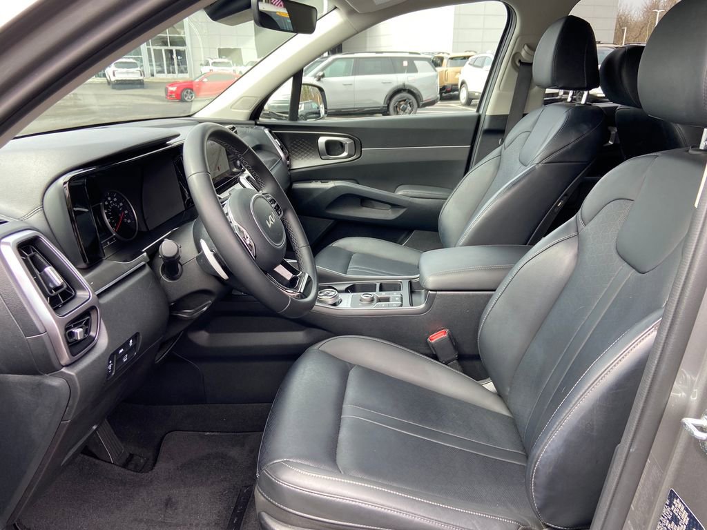 Used 2023 Kia Sorento EX AWD/4WD image 23
