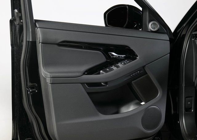 New 2025 Land Rover Range Rover Evoque Dynamic SE image 18