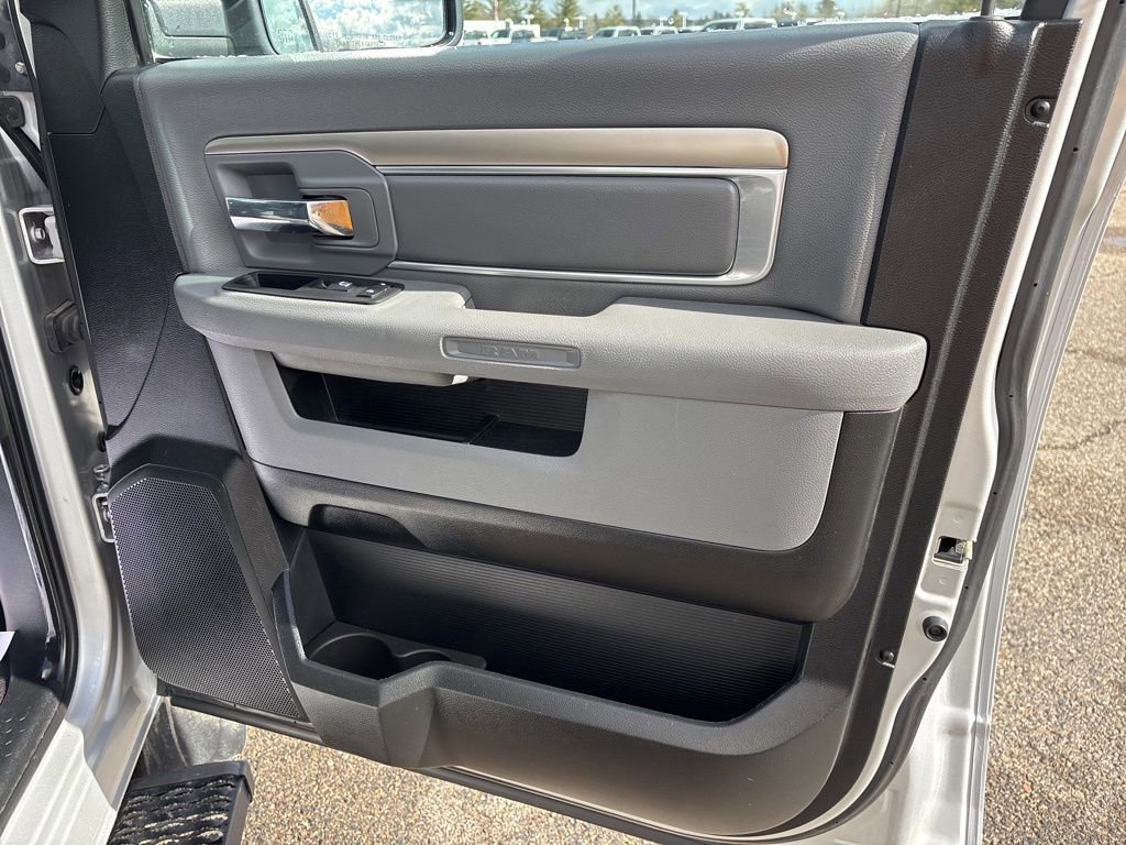 Used 2018 RAM 1500 Classic SLT image 15