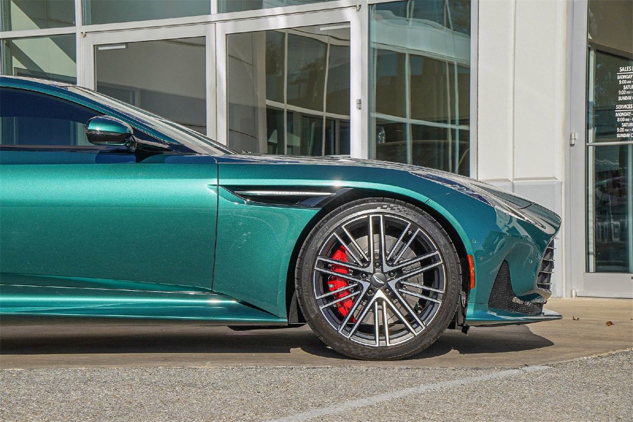 Used 2024 Aston Martin DB12 image 10