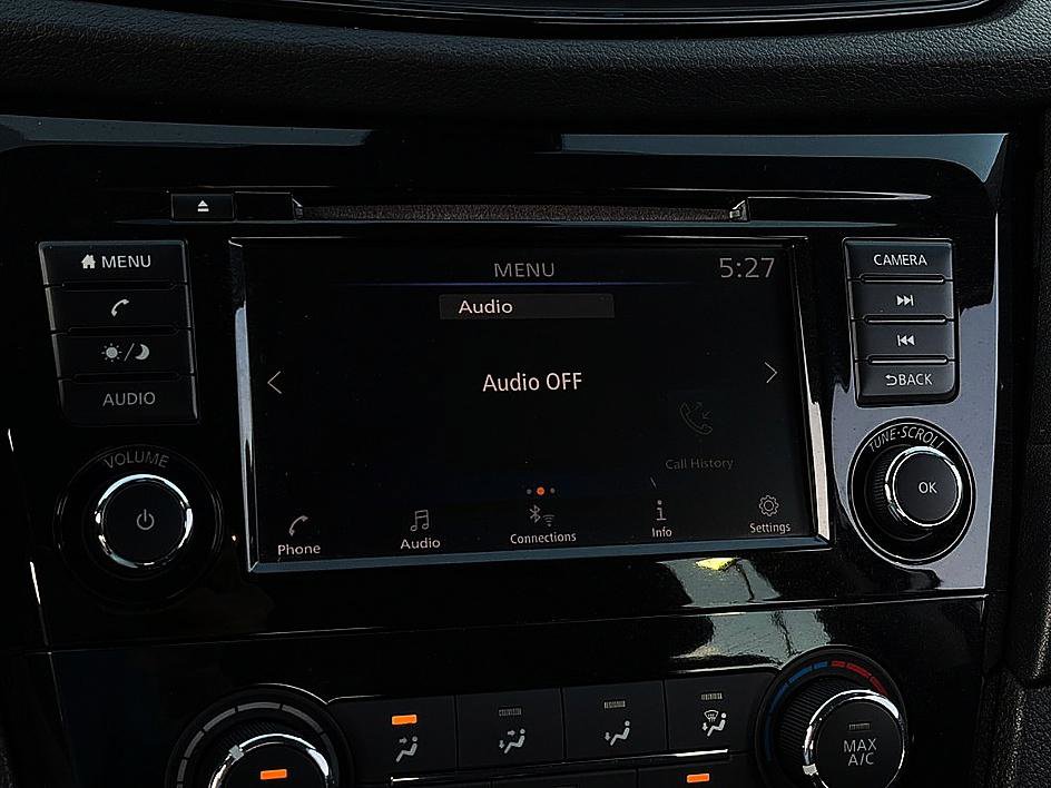 Used 2019 Nissan Rogue S image 12