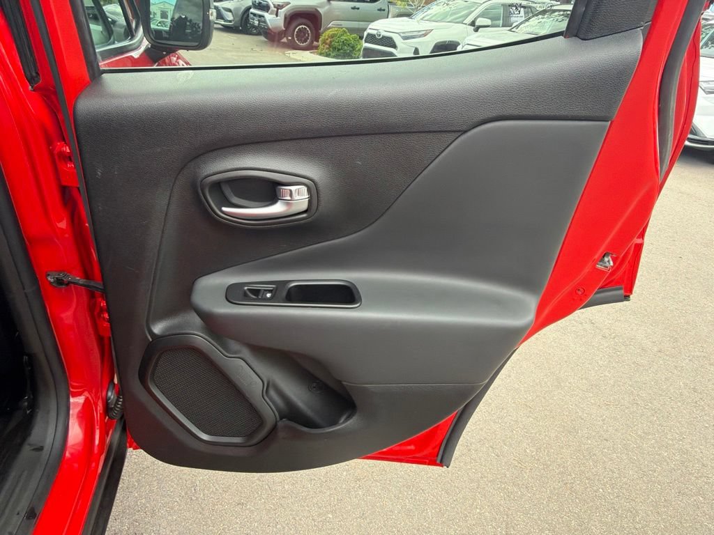 Used 2020 Jeep Renegade Trailhawk AWD/4WD image 12