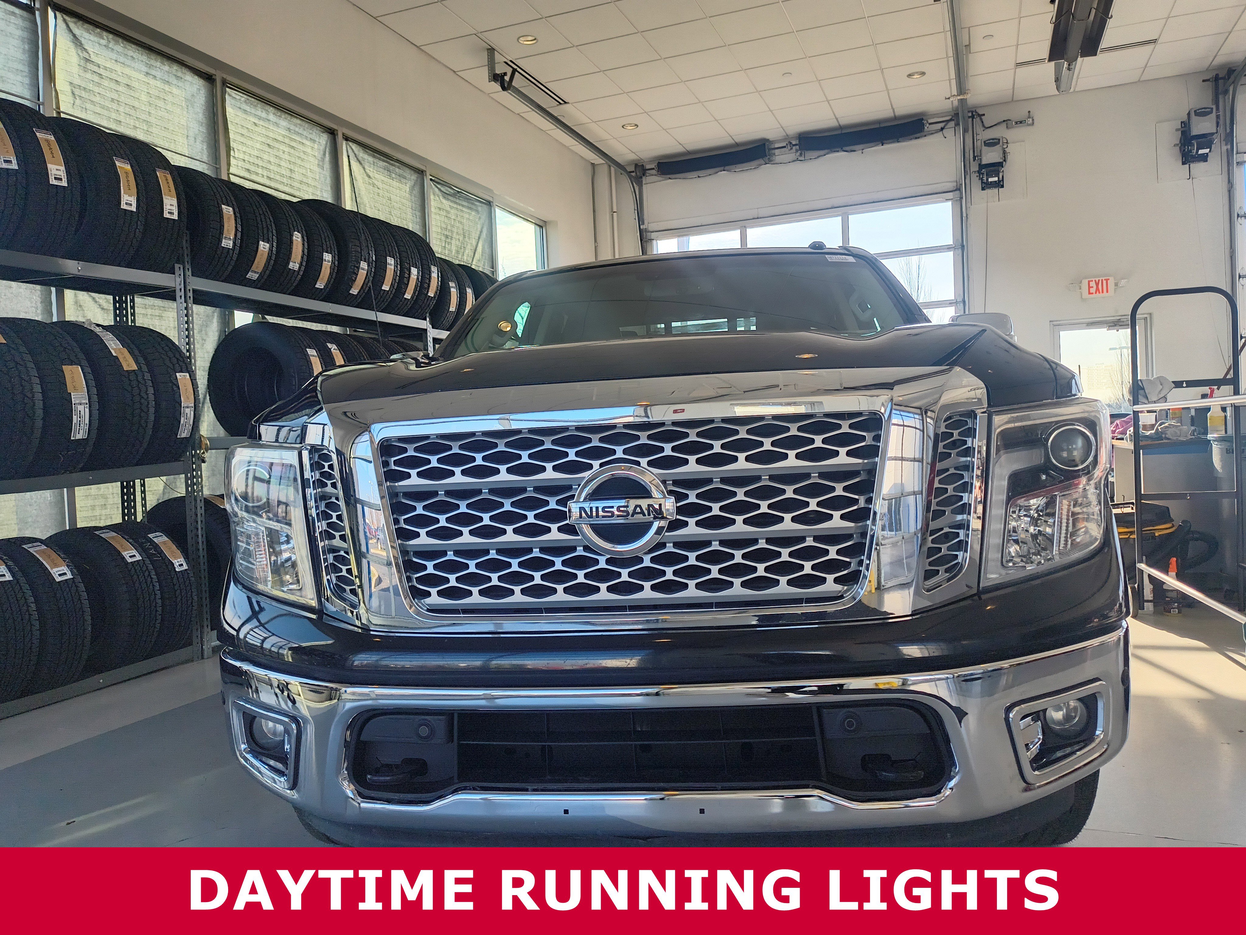 Used 2017 Nissan Titan SL image 31