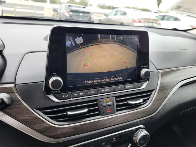 Used 2024 Nissan Altima 2.5 SV image 5