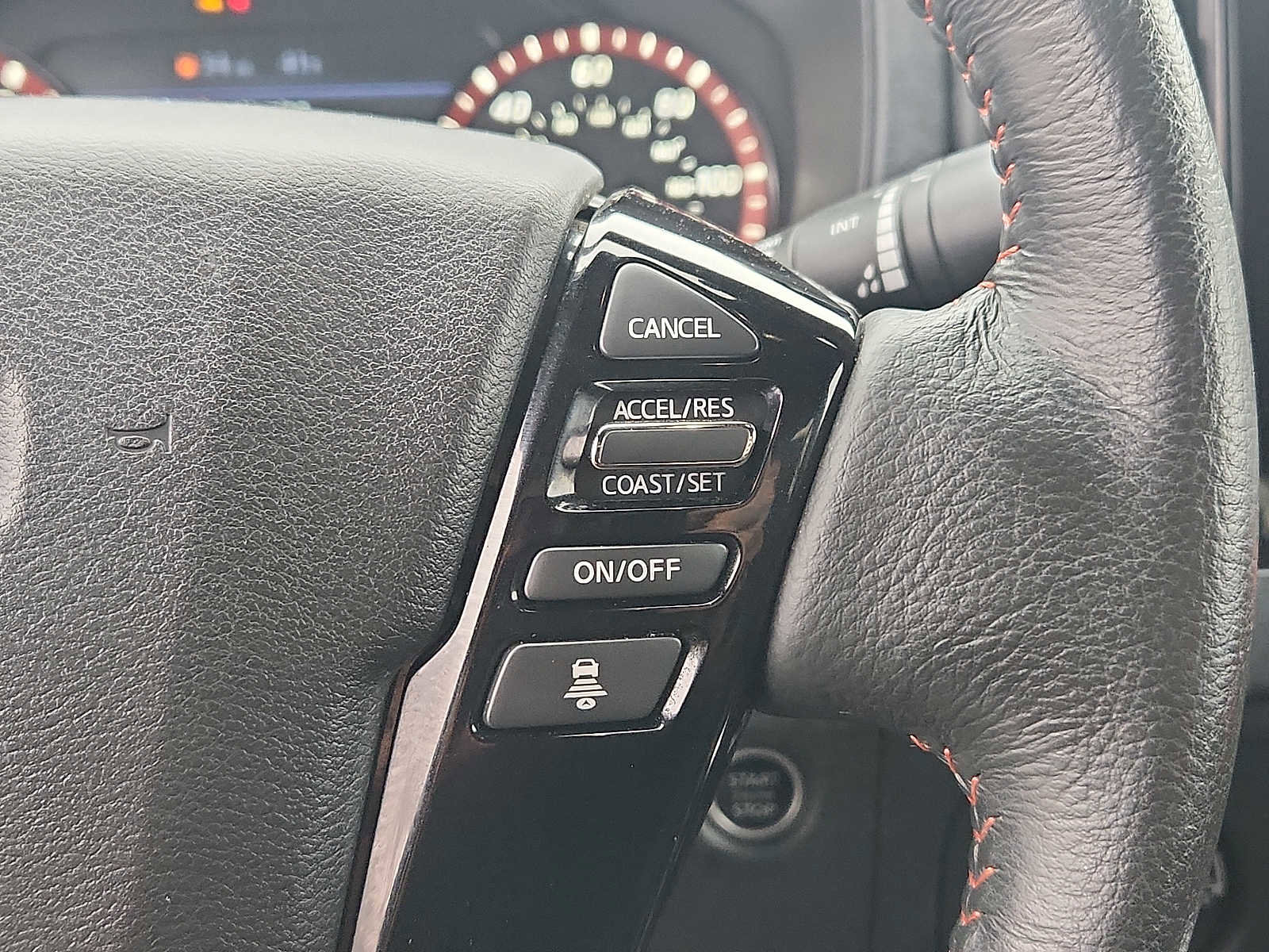 Used 2025 Nissan Frontier PRO-4X image 21