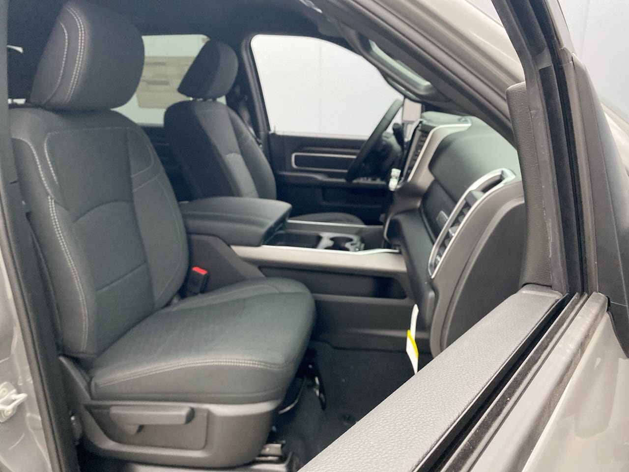 New 2026 RAM 2500 Big Horn AWD/4WD image 22