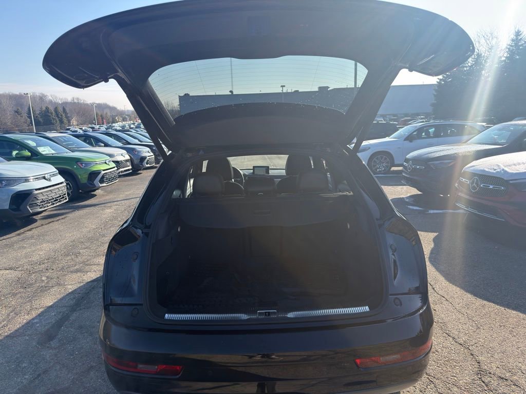 Used 2018 Audi Q3 2.0T Premium Plus w/ Premium Plus Package image 38