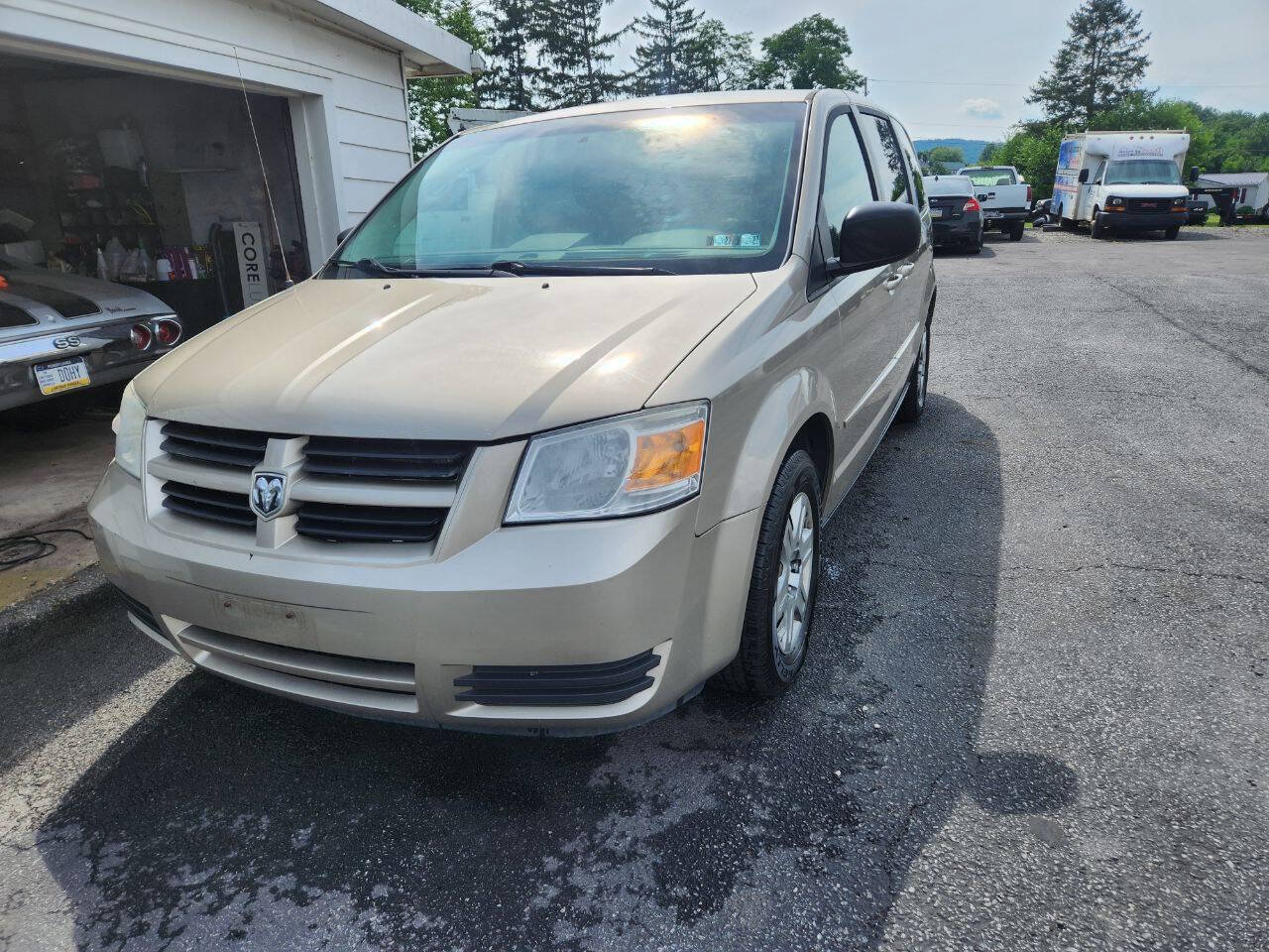 Used 2009 Dodge Grand Caravan SE w/ Climate Group