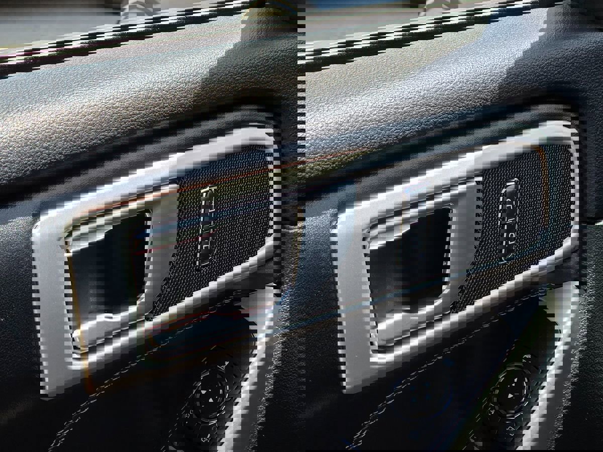 Used 2021 Ford Explorer XLT RWD image 33