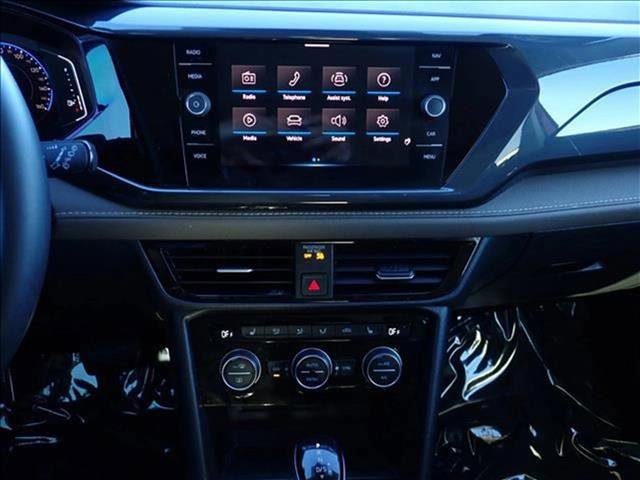 Used 2023 Volkswagen Taos SEL image 17