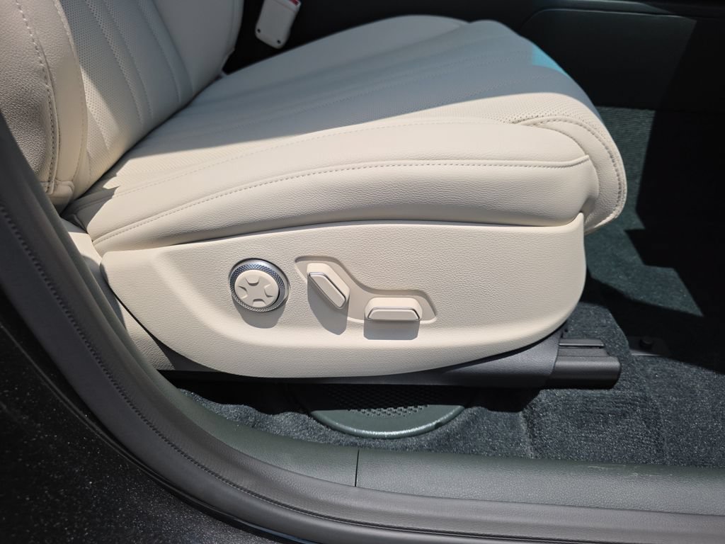 New 2026 Genesis GV80 2.5T Select AWD/4WD image 33