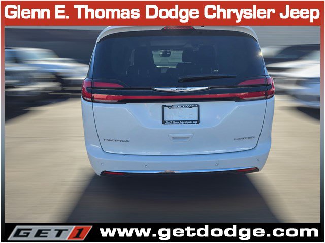 Certified 2024 Chrysler Pacifica Limited image 8