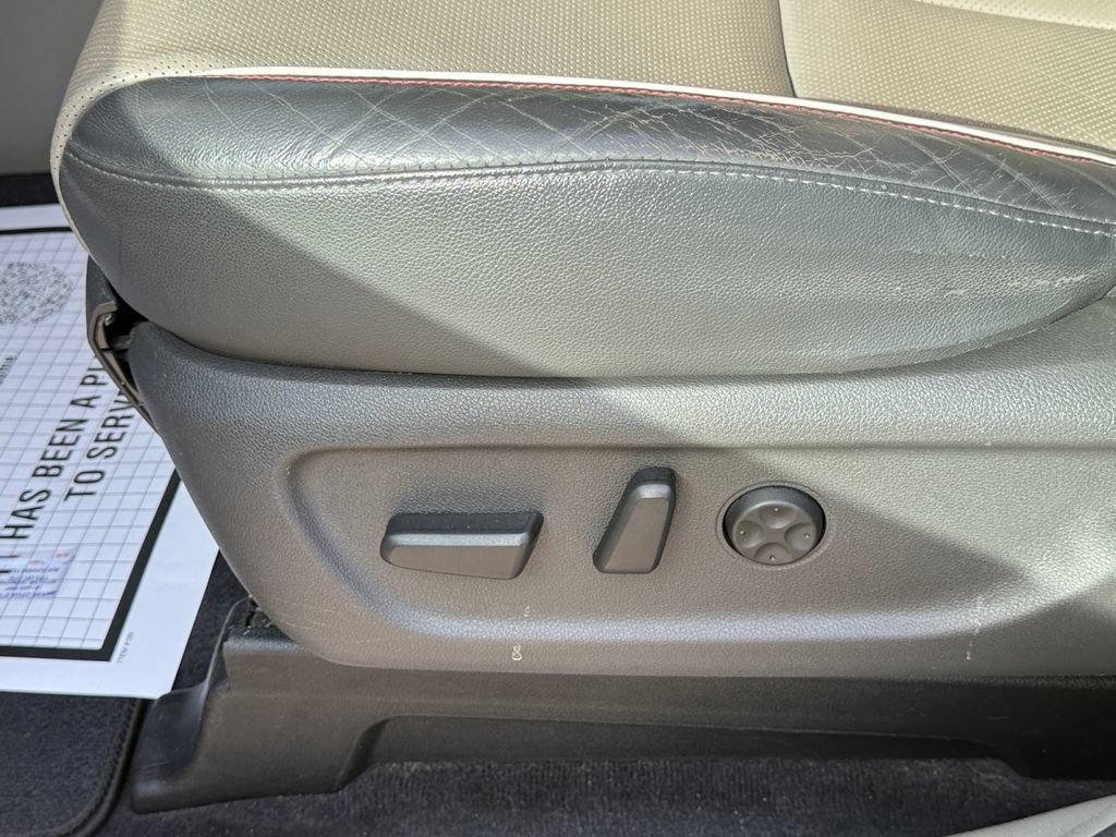 Used 2015 Kia Sedona EX w/ EX Premium Package FWD image 16