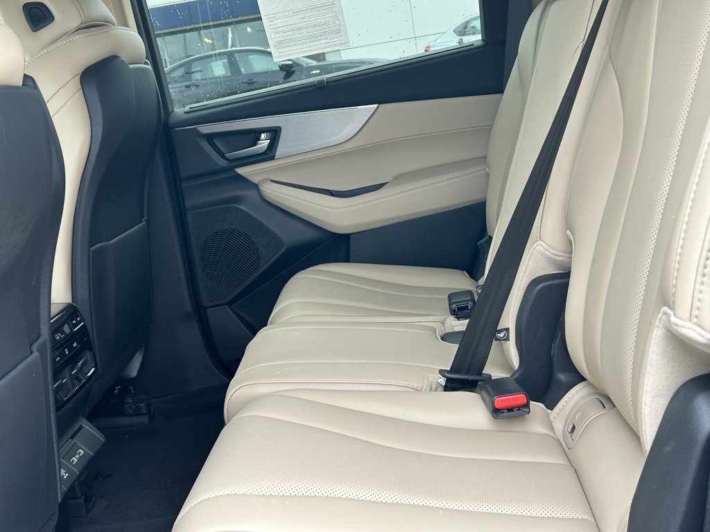 Used 2024 Acura MDX SH-AWD w/ Technology Package image 16