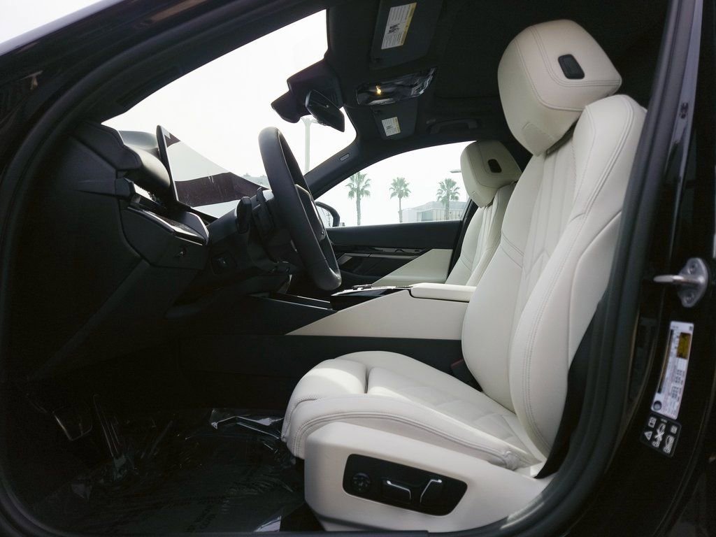 New 2026 BMW 530i xDrive w/ M Sport Package image 10