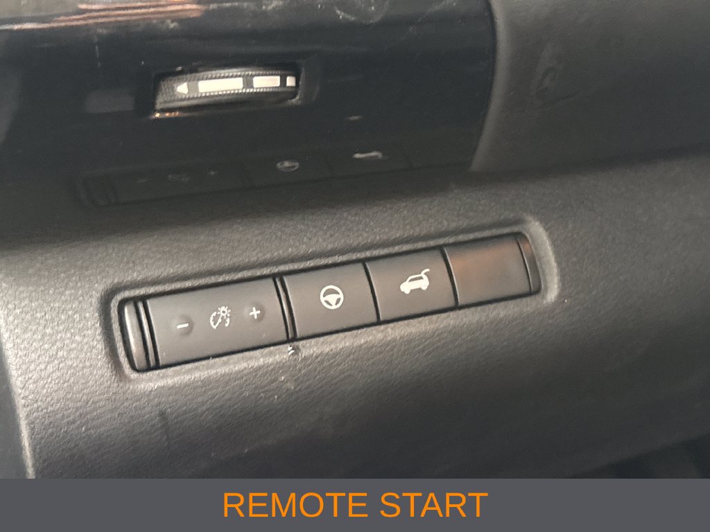 Used 2022 Nissan Pathfinder SV w/ SV Premium Package FWD image 6