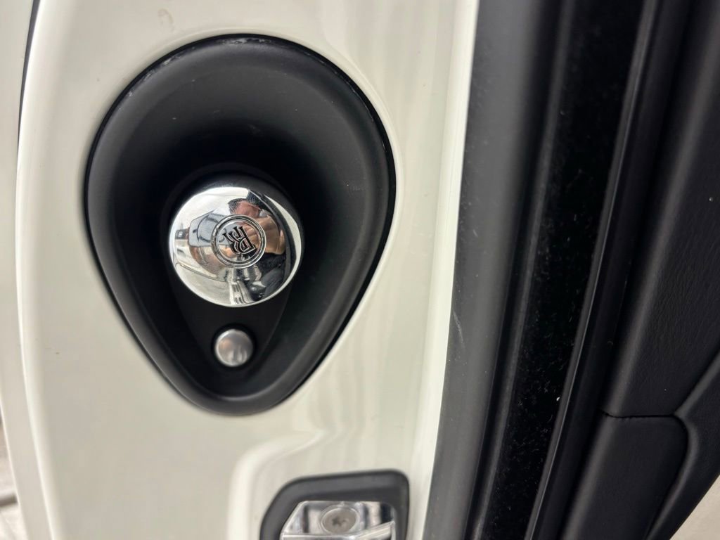 Used 2016 Rolls-Royce Wraith RWD image 43