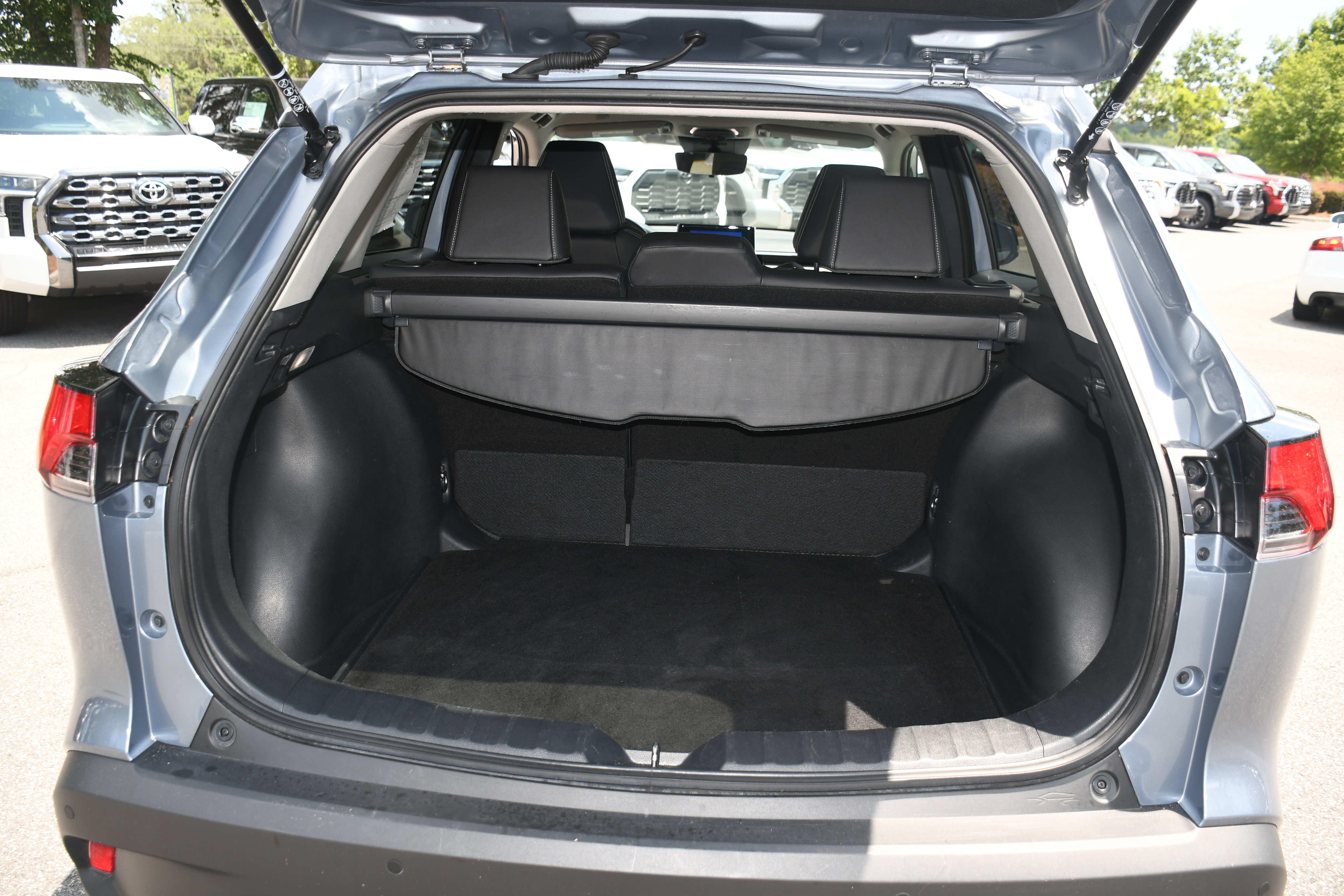 Certified 2025 Toyota Corolla Cross XLE FWD image 17