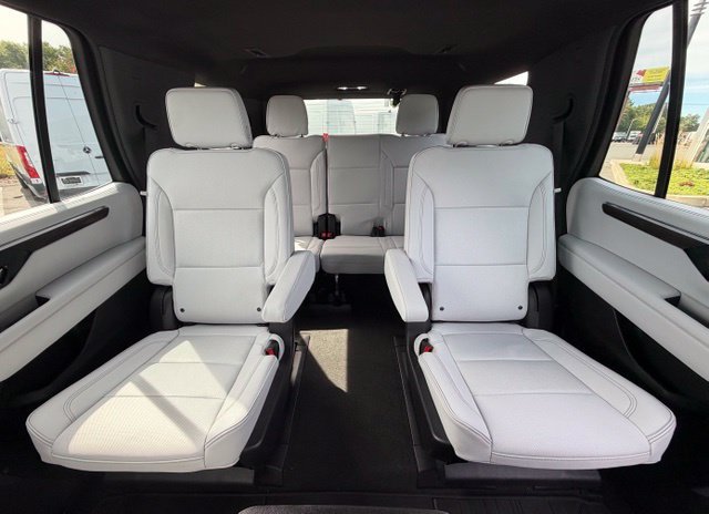 Used 2025 Chevrolet Tahoe Premier w/ Sun And Tow Package AWD/4WD image 17