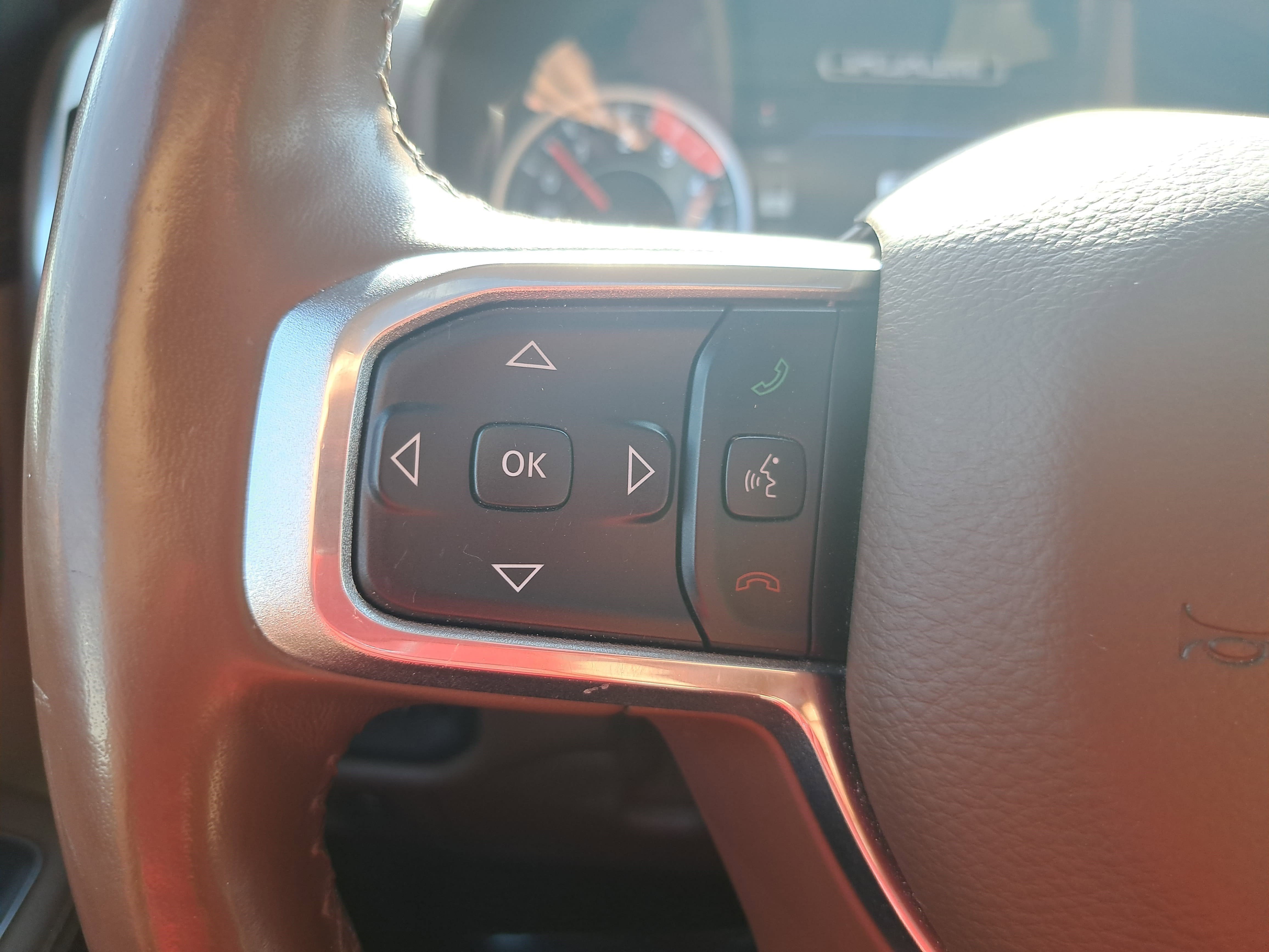 Used 2019 RAM 1500 Laramie AWD/4WD image 15