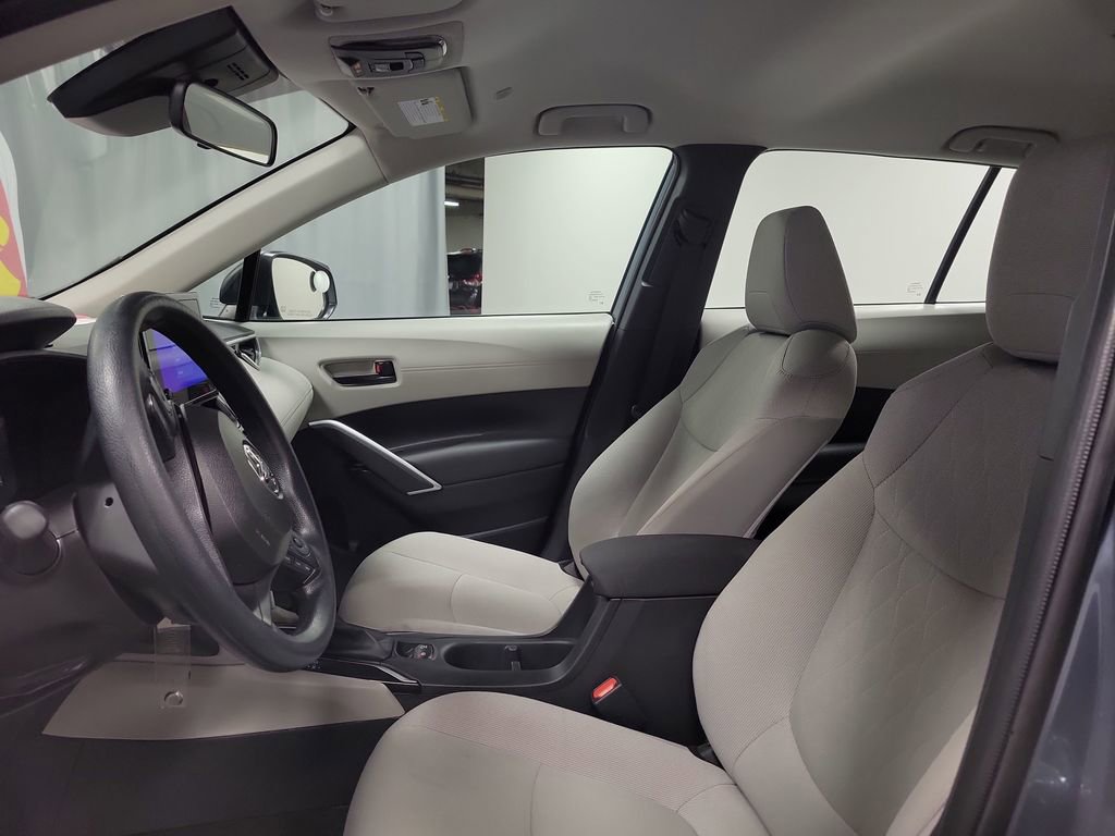 Used 2025 Toyota Corolla Cross L image 14