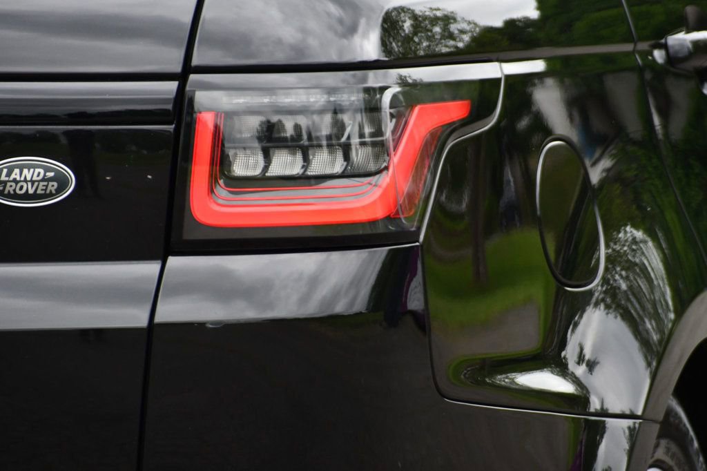 Used 2020 Land Rover Range Rover Sport SE image 12