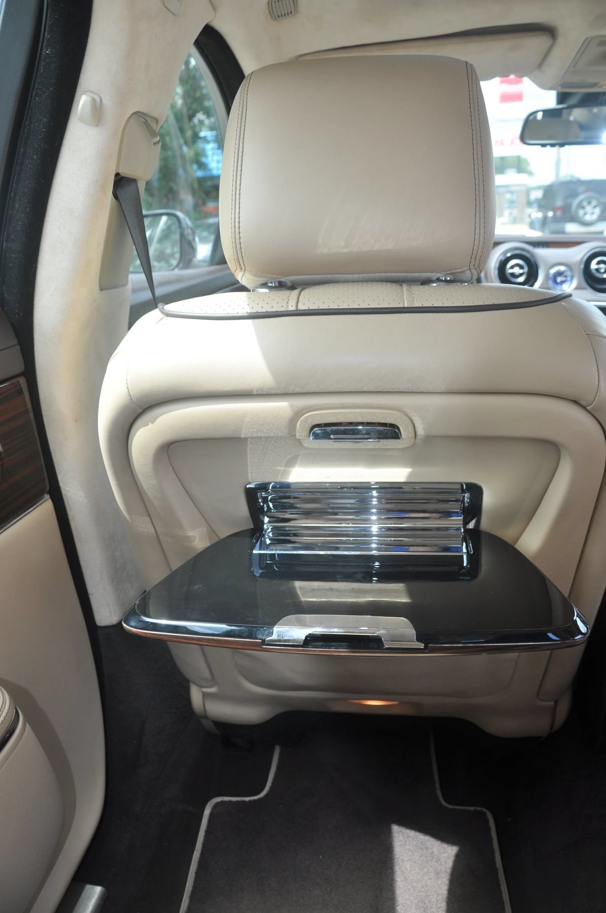 Used 2011 Jaguar XJ L RWD image 18