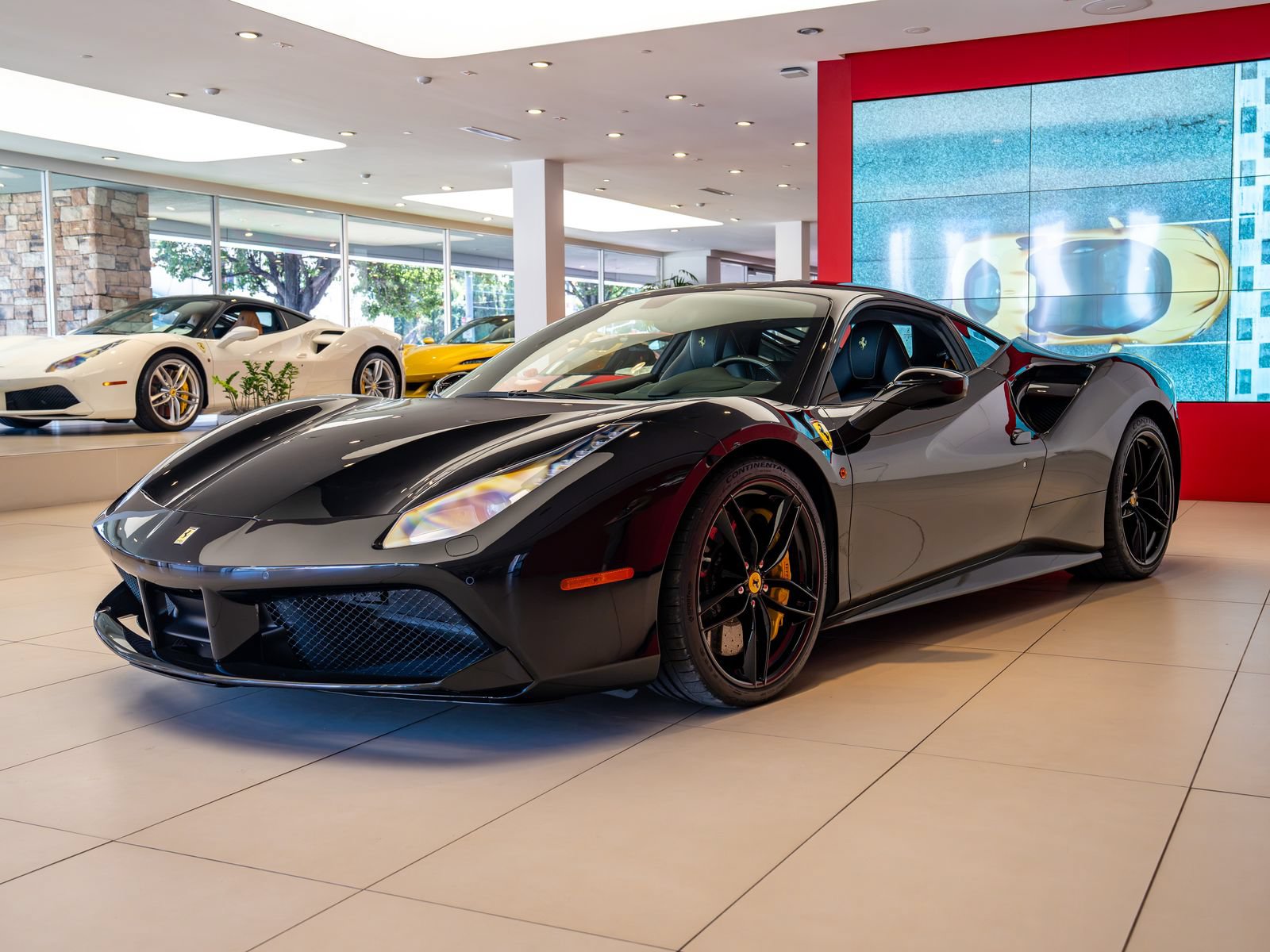 Certified 2018 Ferrari 488 GTB RWD image 4