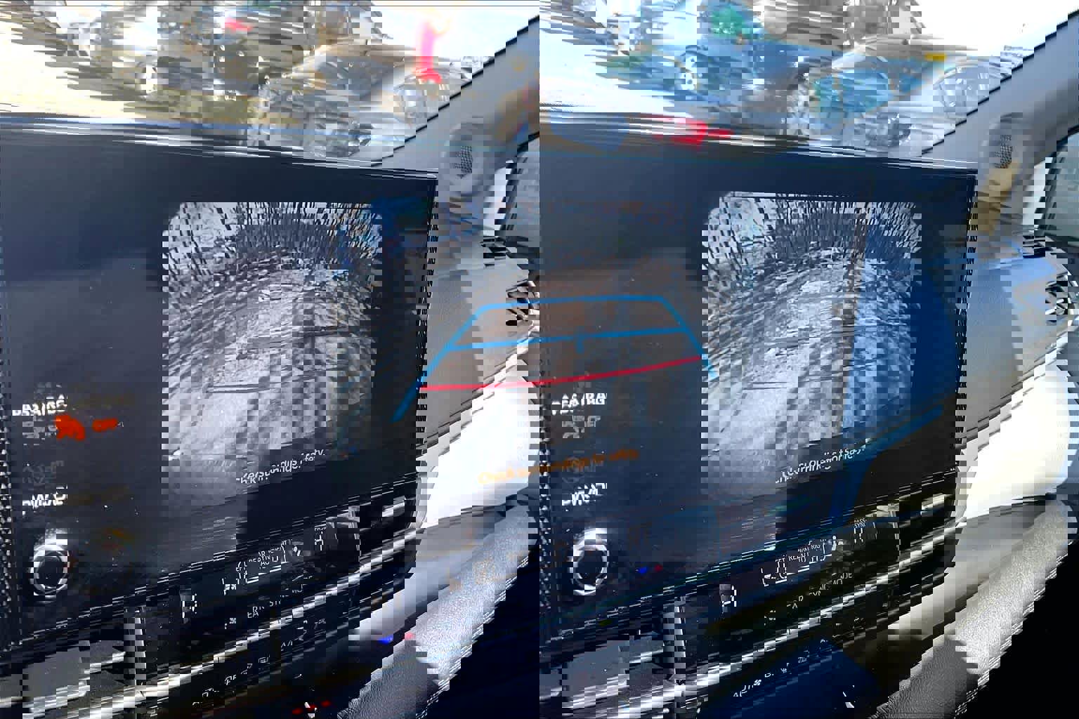 Used 2025 Toyota Sienna XLE w/ XLE Plus Package image 28