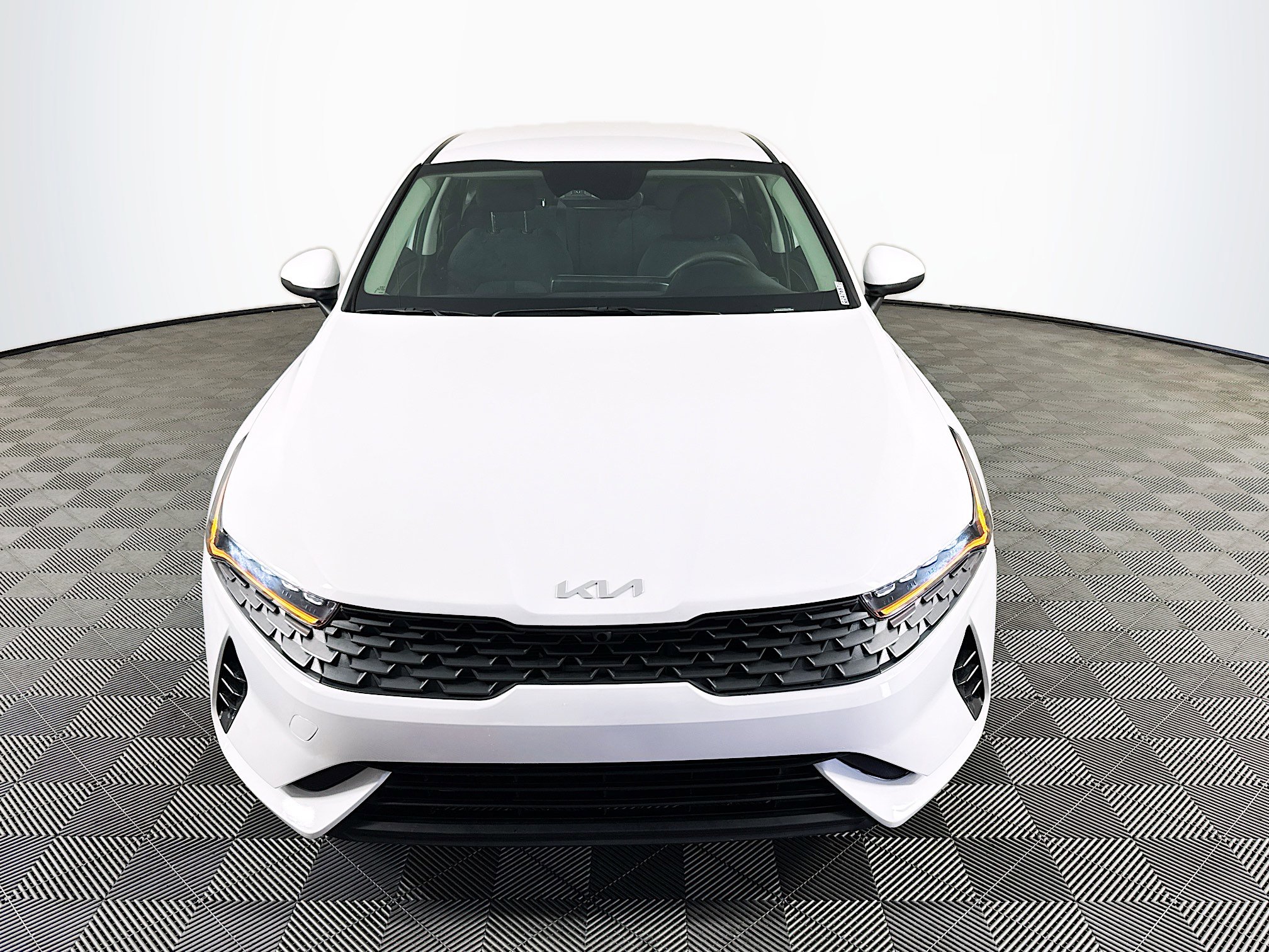 Used 2024 Kia K5 LXS FWD image 2