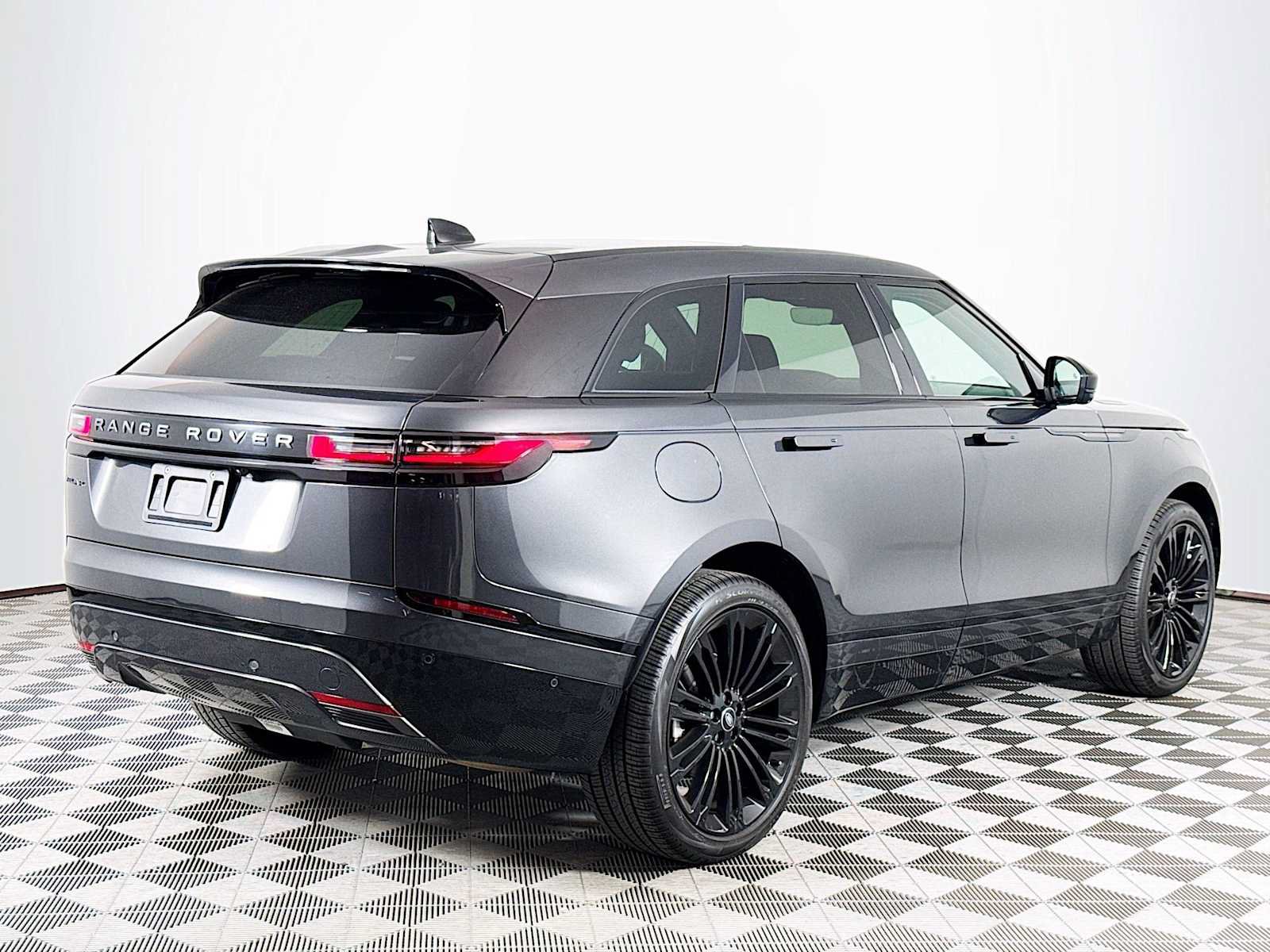 Used 2026 Land Rover Range Rover Velar Dynamic SE AWD/4WD image 5