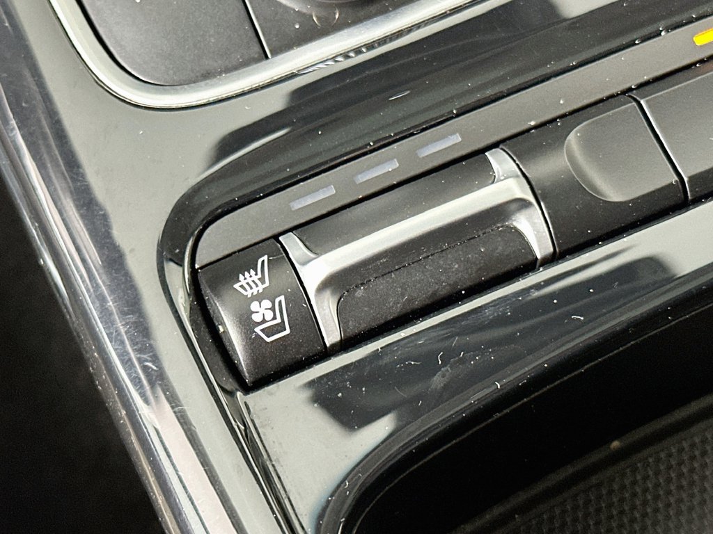 Used 2019 Kia Stinger Premium RWD image 23