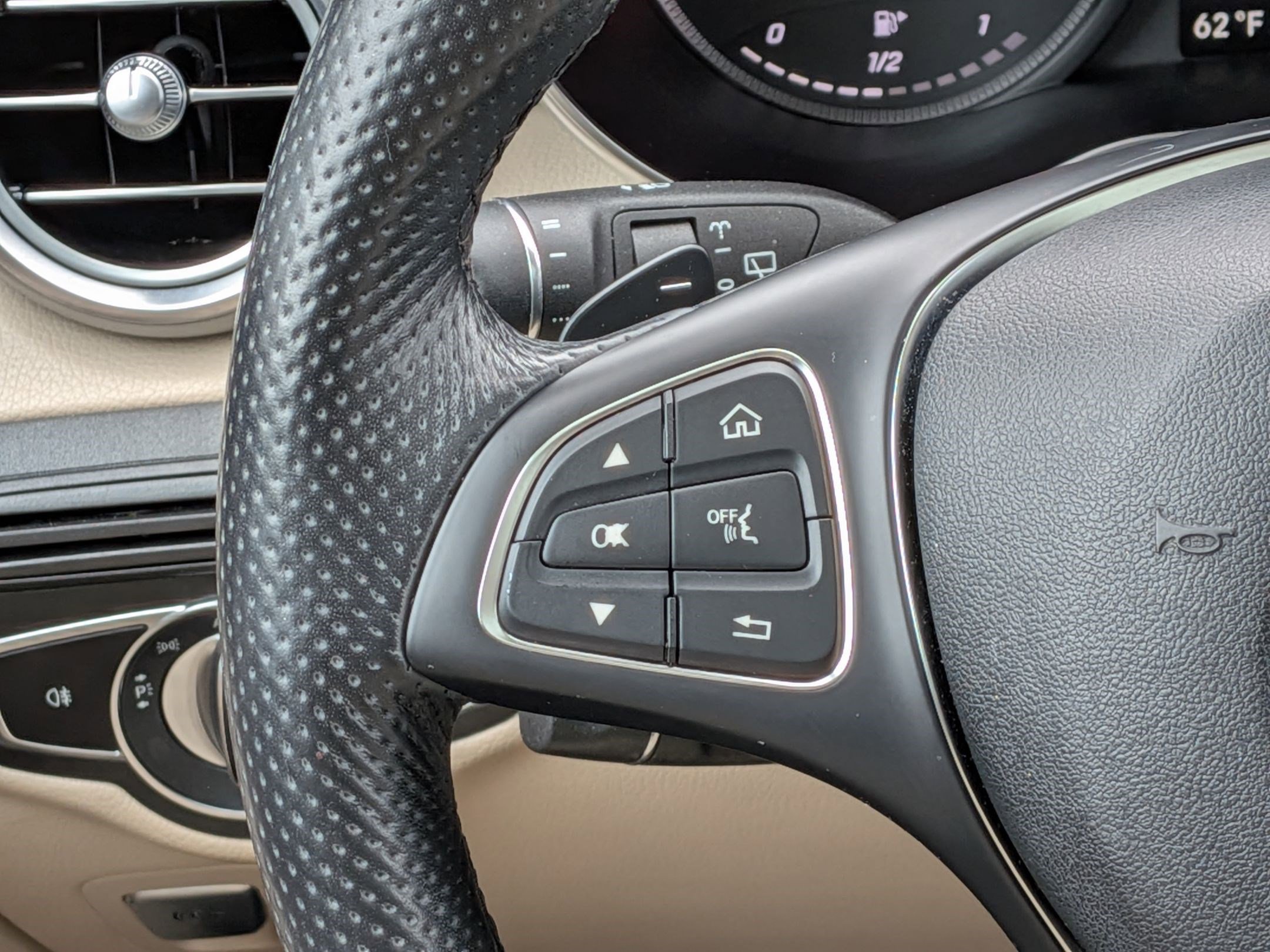 Certified 2019 Mercedes-Benz GLC 300 4MATIC w/ Premium Package image 14